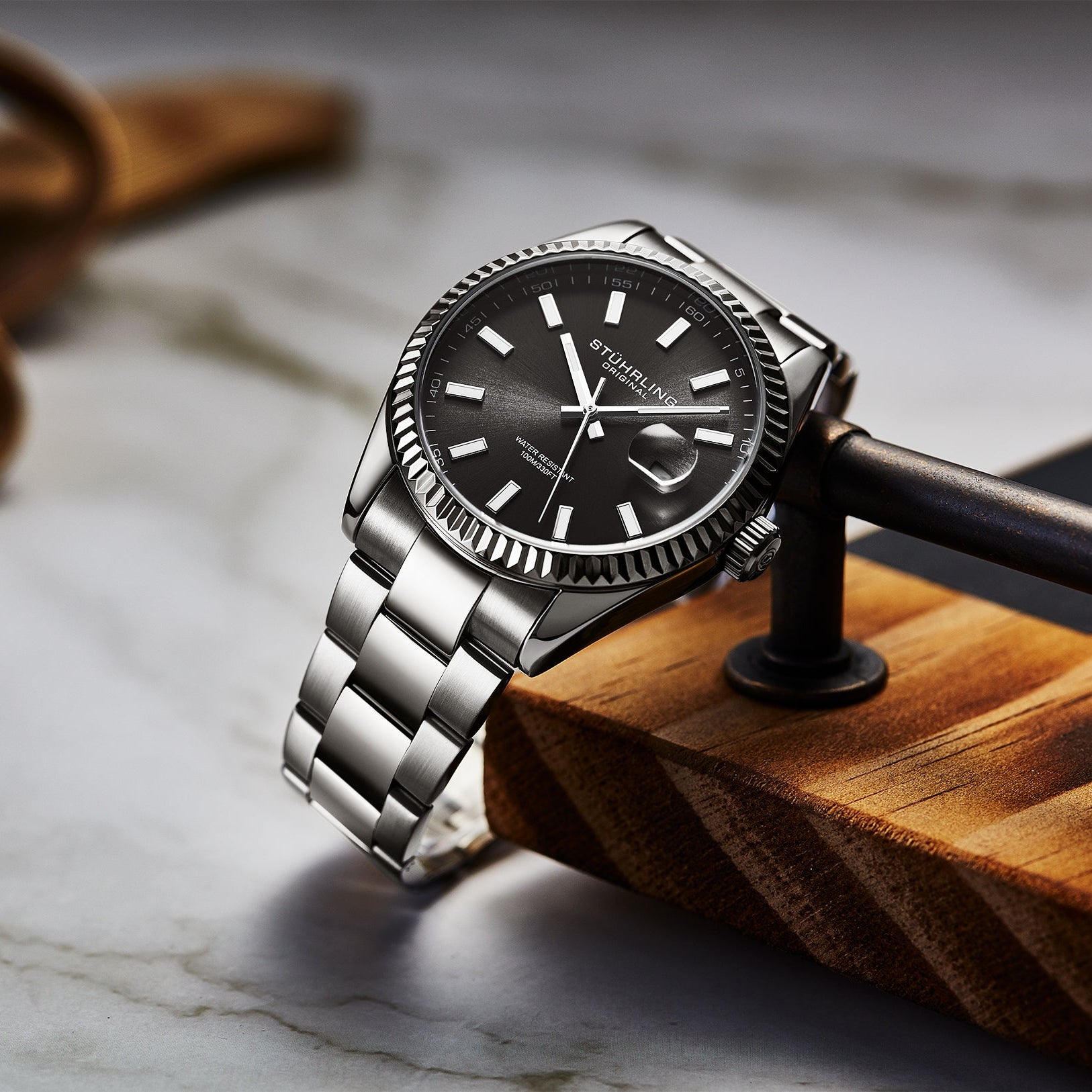 Stührling Vanguard 4069 Men's Quartz 42mm