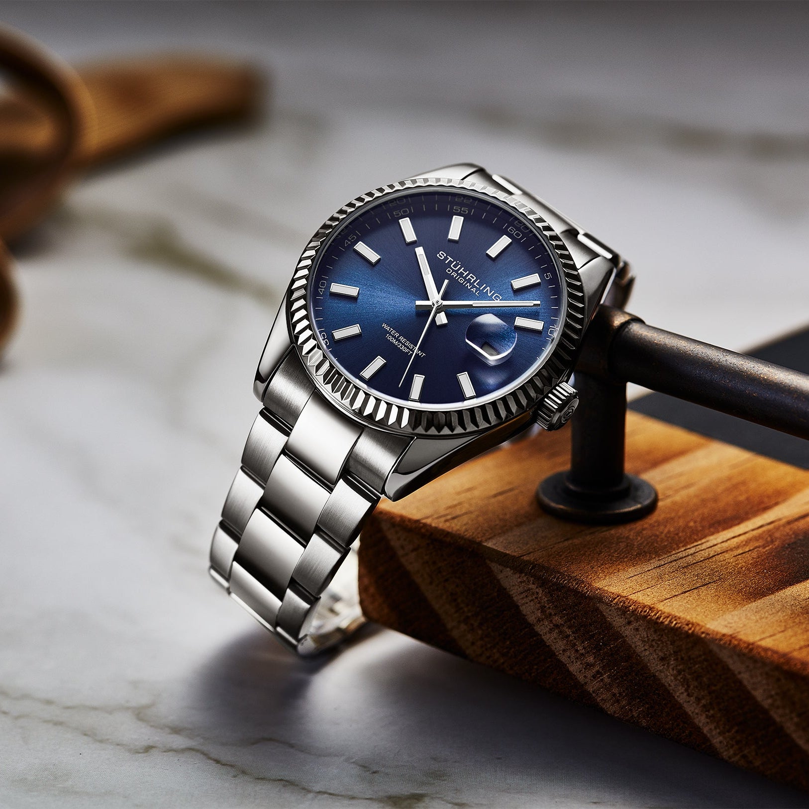 Stührling Vanguard 4069 Men's Quartz 42mm