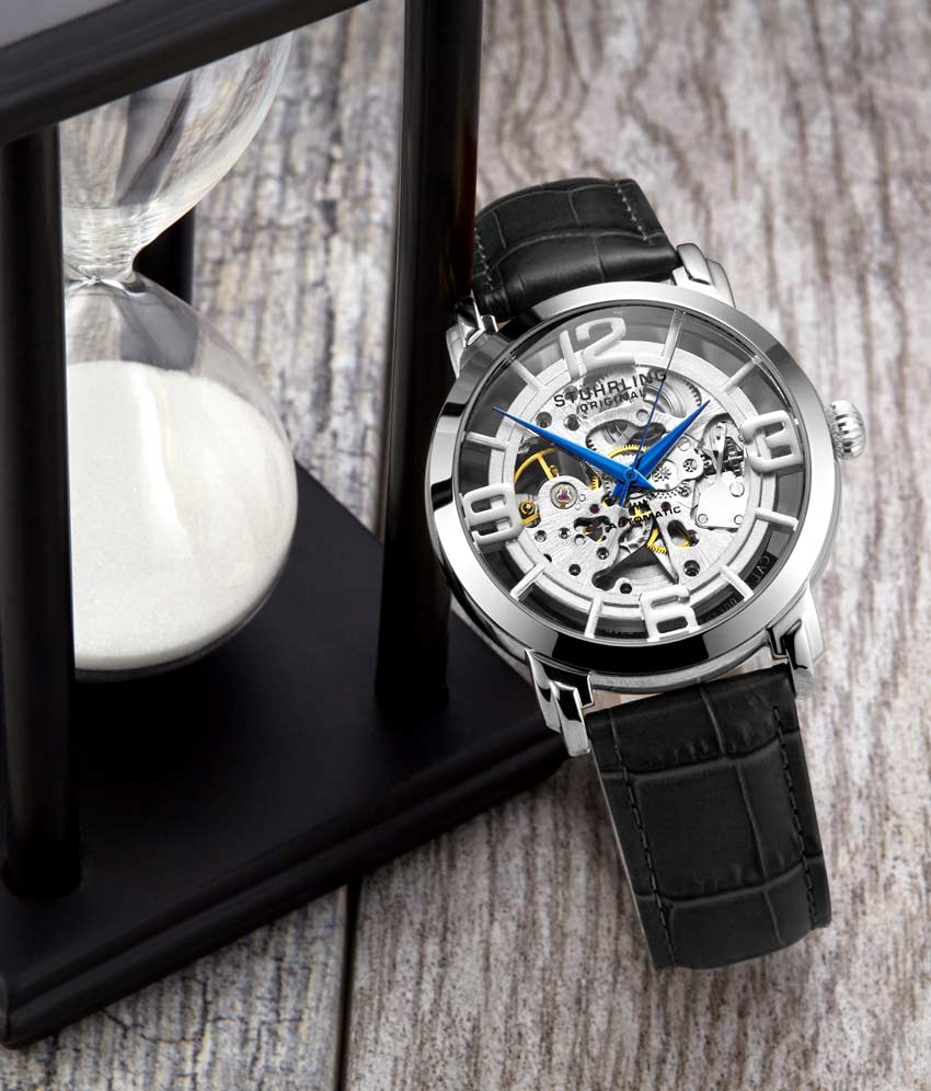 Silver Dial / Silver Case / Black Leather Strap Tang Buckle