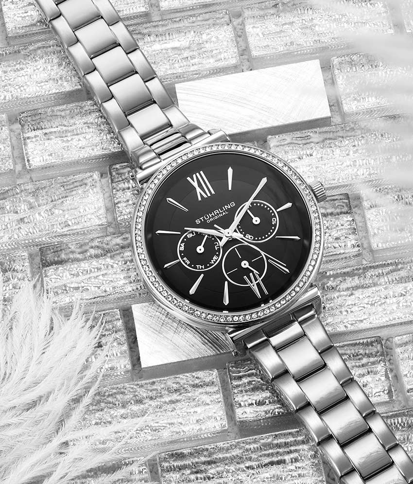 Black Dial / Silver Case / Silver Band
