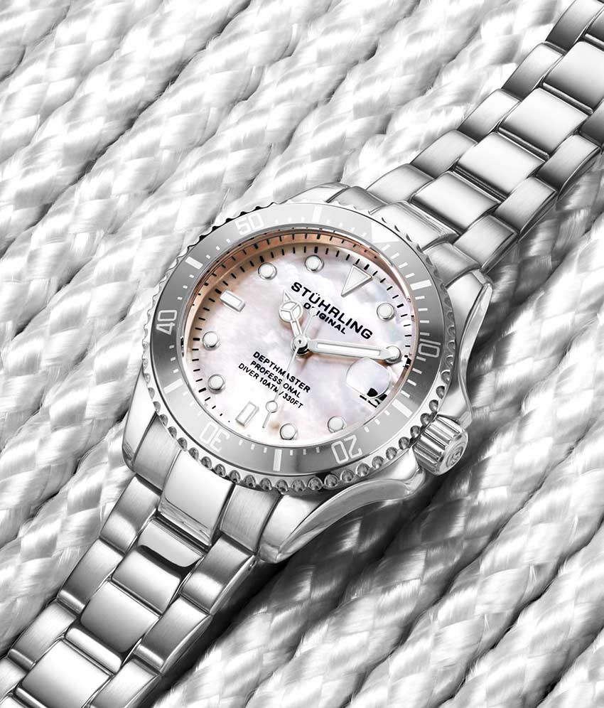 White Dial / Silver Case / Silver Band