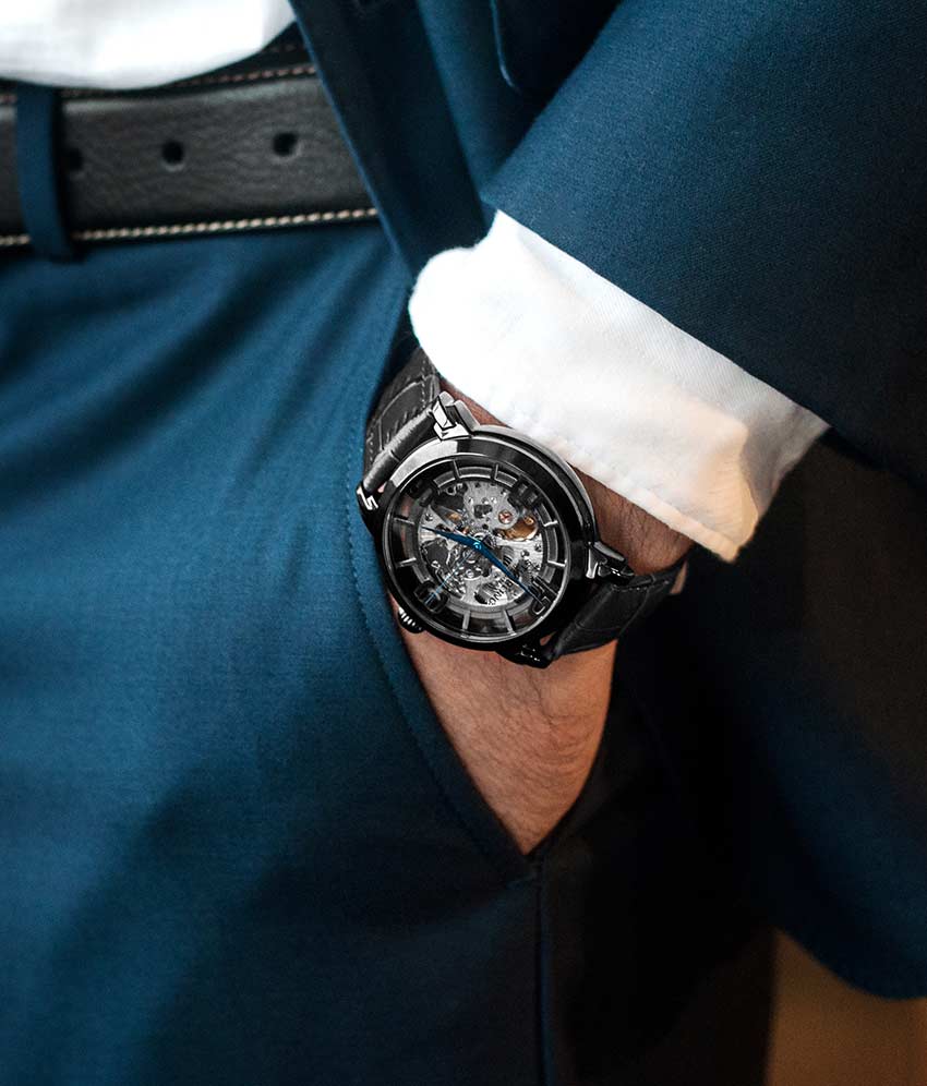 Black Dial / Black Case / Black Band