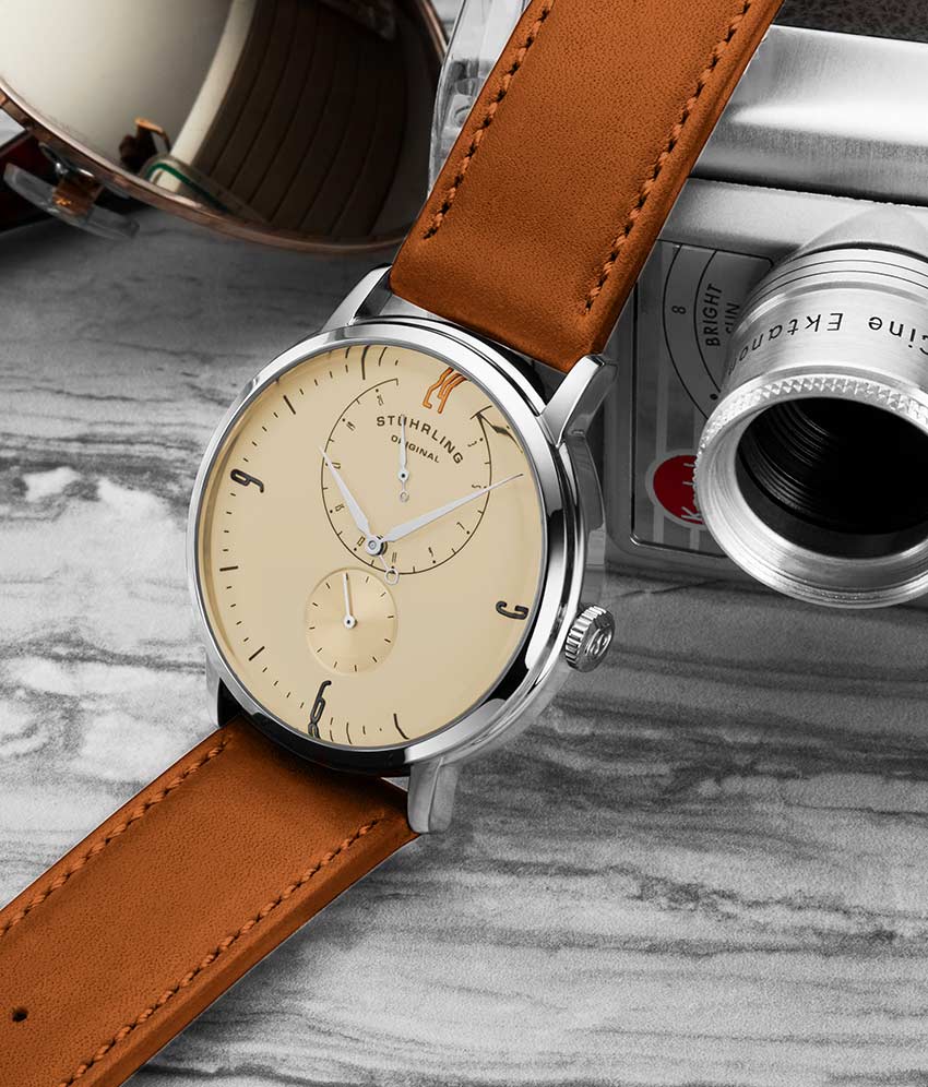 Off White Dial / Silver Case / Band