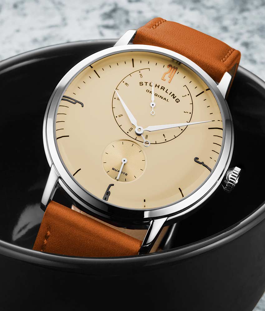 Off White Dial / Silver Case / Band