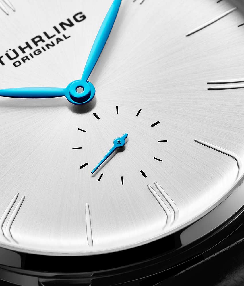 Silver Dial / Silver Case / Black Leather Strap Tang Buckle