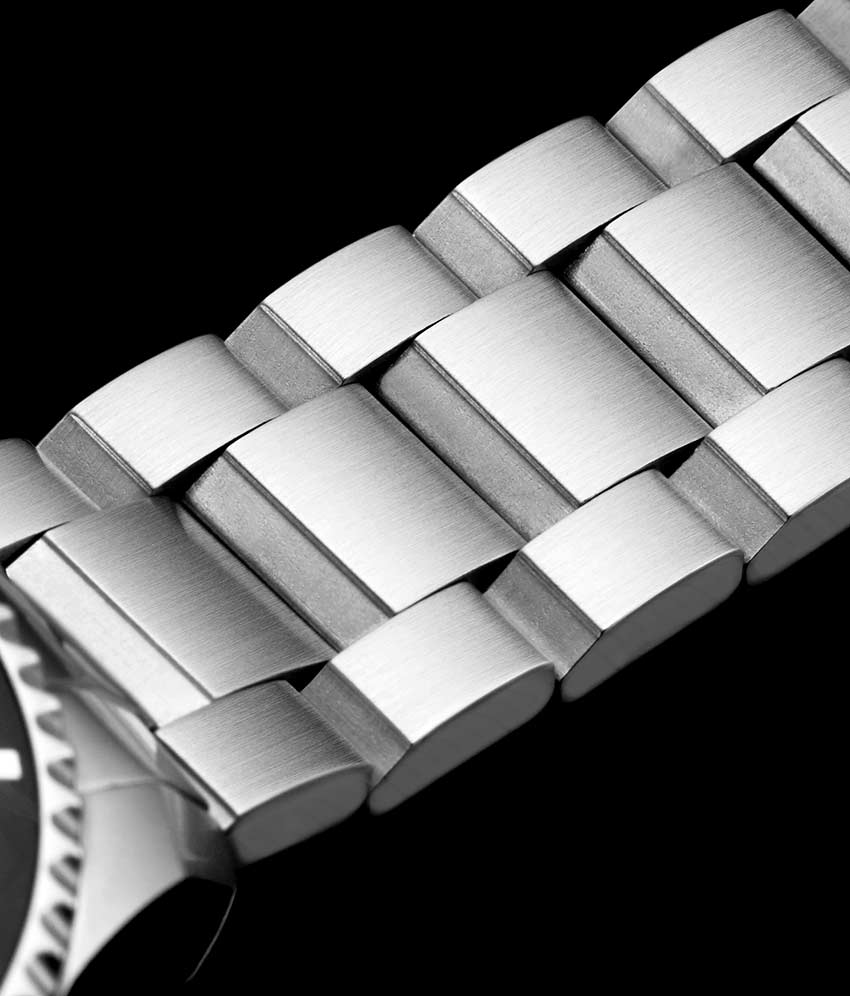 Black Dial / Silver Case / Silver Band