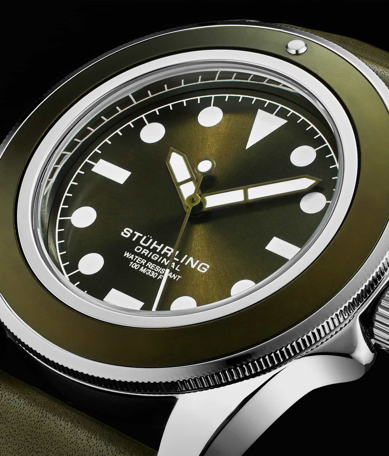 CarbonWave Japanese Quartz 42mm Dive Watch 4027 – Stührling