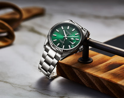 Vanguard 4069 Men's 42mm quartz