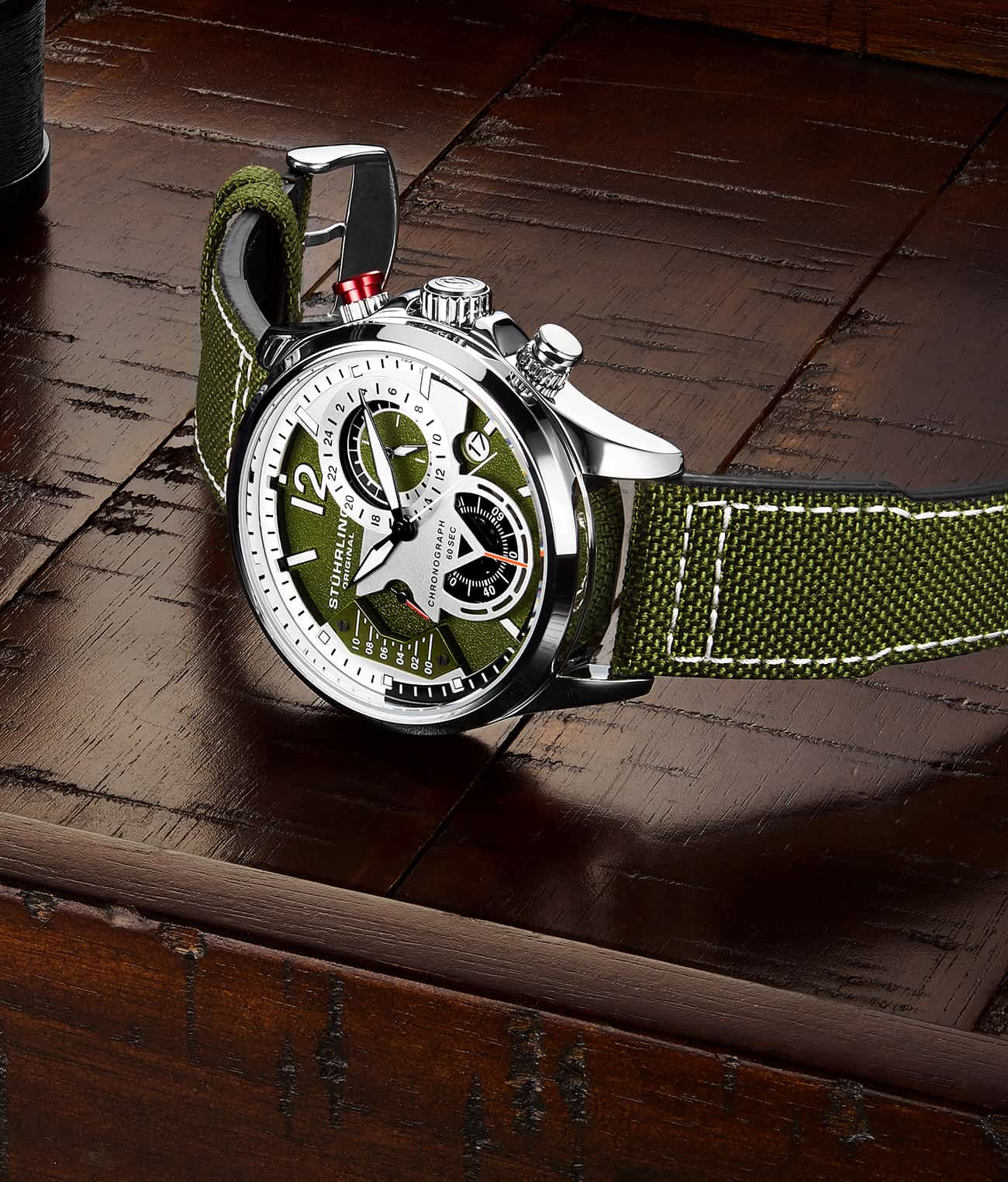 Green Dial / Silver Case / Green Leather Strap Silver Tang Buckle