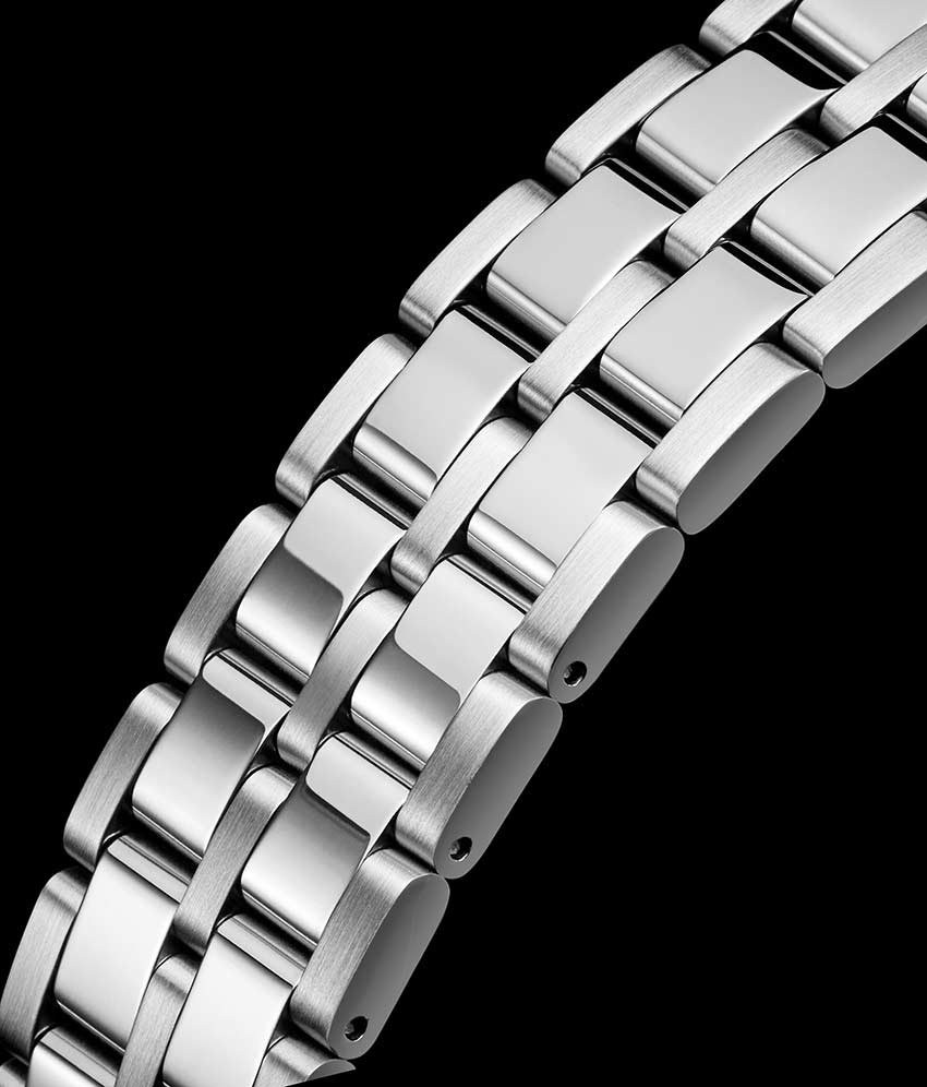 Silver Dial / Silver Case / Silver Stainless Steel Bracelet Silver Deployant Buckle