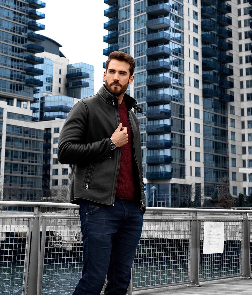 Black Dial / Silver Case / Black Band