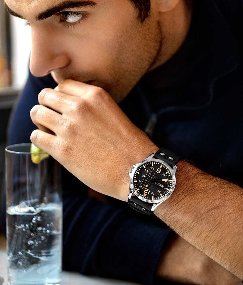 Black Dial / Silver Case / Black Band