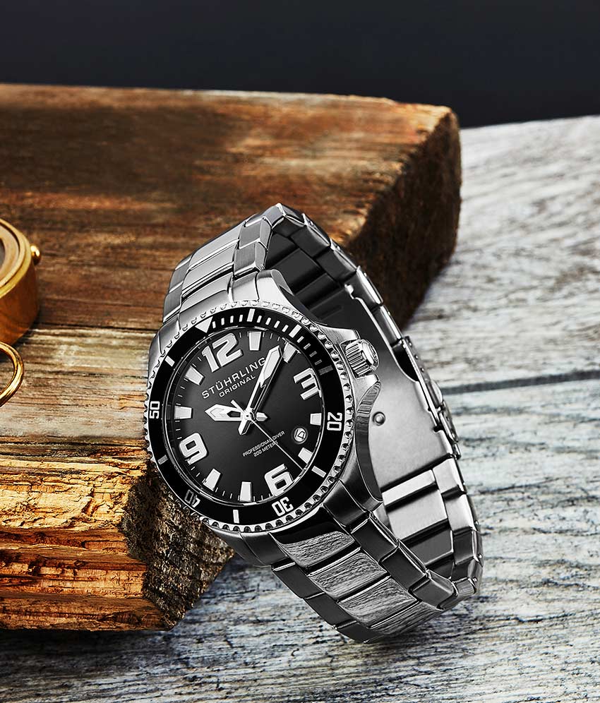 Black Dial / Silver Case / Silver Band