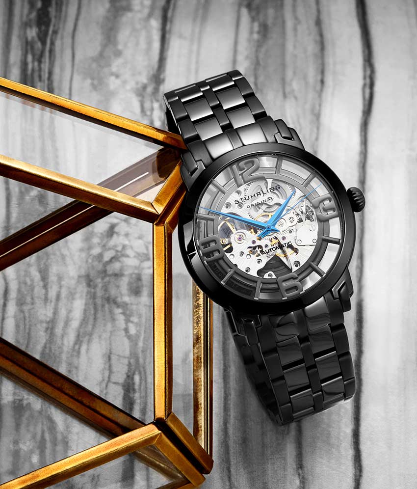 Black Dial / Black Case / Black Band