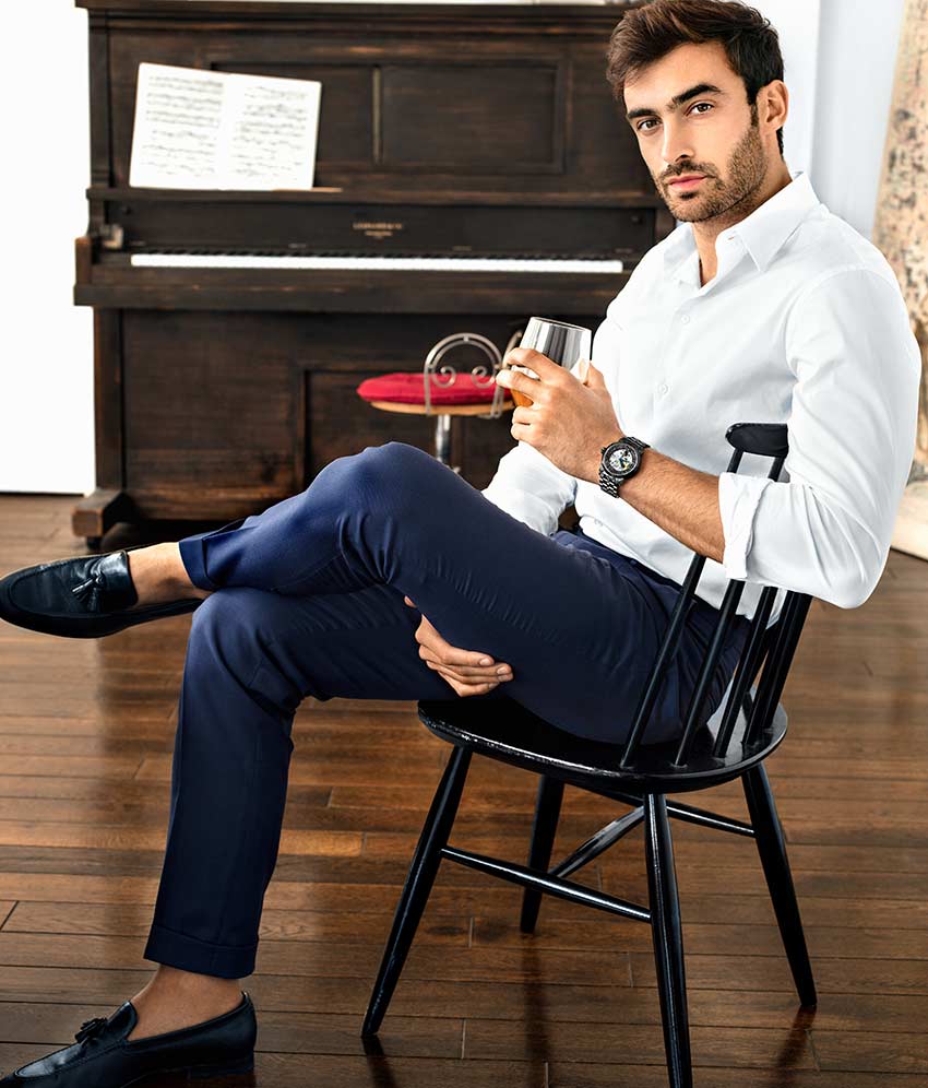 Black Dial / Black Case / Black Band