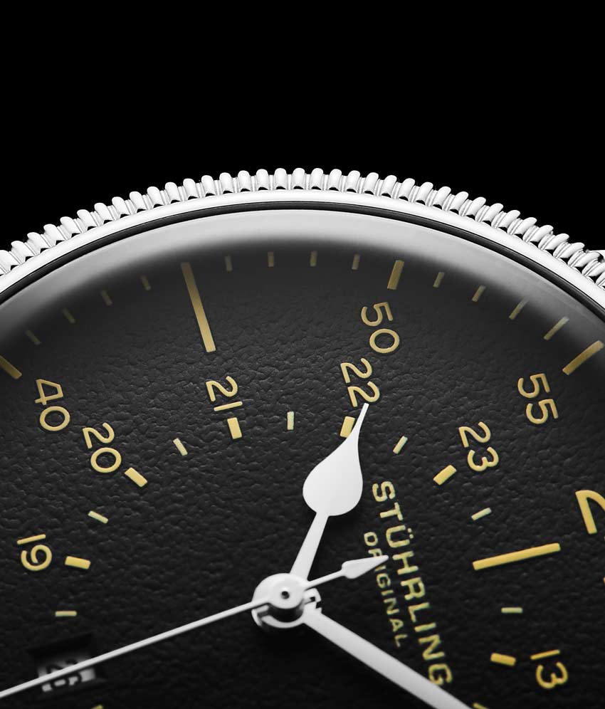 Black Dial / Silver Case / Beige Band