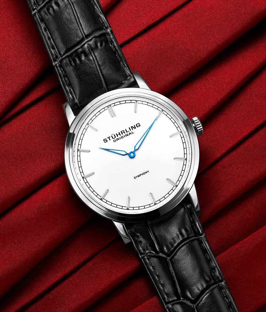 White Dial / Silver Case / Black Leather Strap Tang Buckle