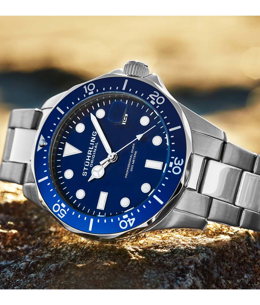 Blue Dial / Silver Case / Silver Stainless Steel Bracelet Deployant Buckle