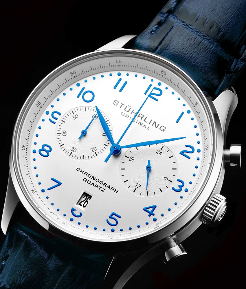 White Dial / Silver Case / Blue Band